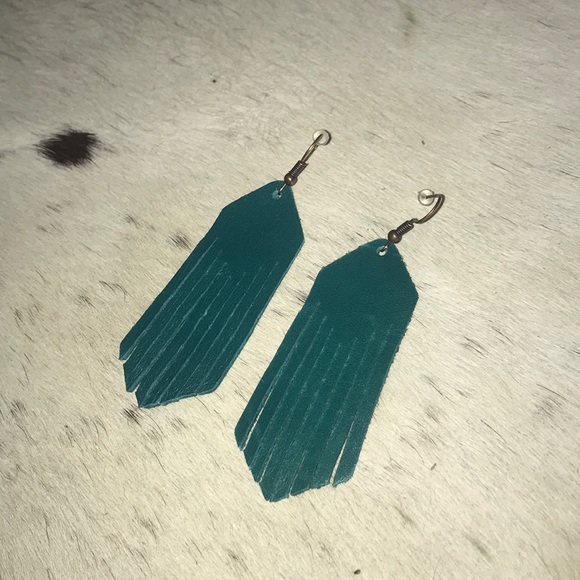 Turquoise leather earrings - Picture 2 of 2
